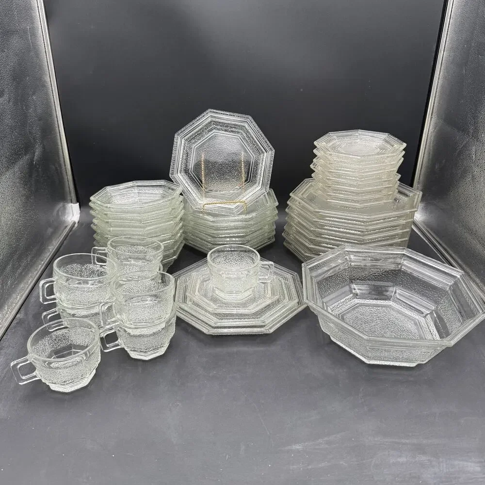 Set/2 Vintage Dinner Plates 9.5